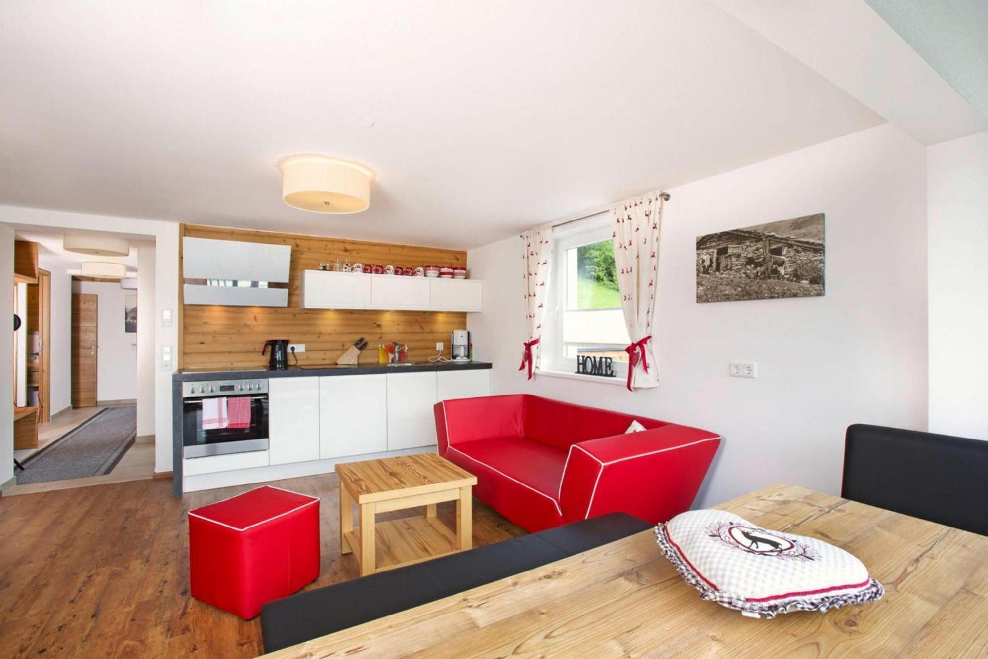 Apartment In Neukirchen With A Balcony Neukirchen am Grossvenediger Bagian luar foto